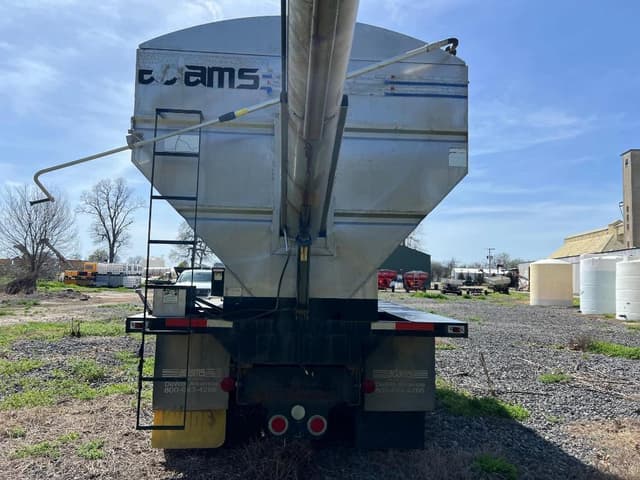 Image of Freightliner CST120 equipment image 3