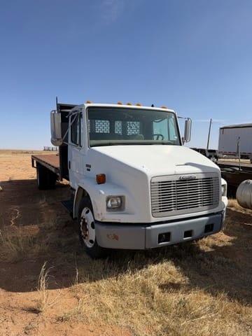 Freightliner FL60 Equipment Image0