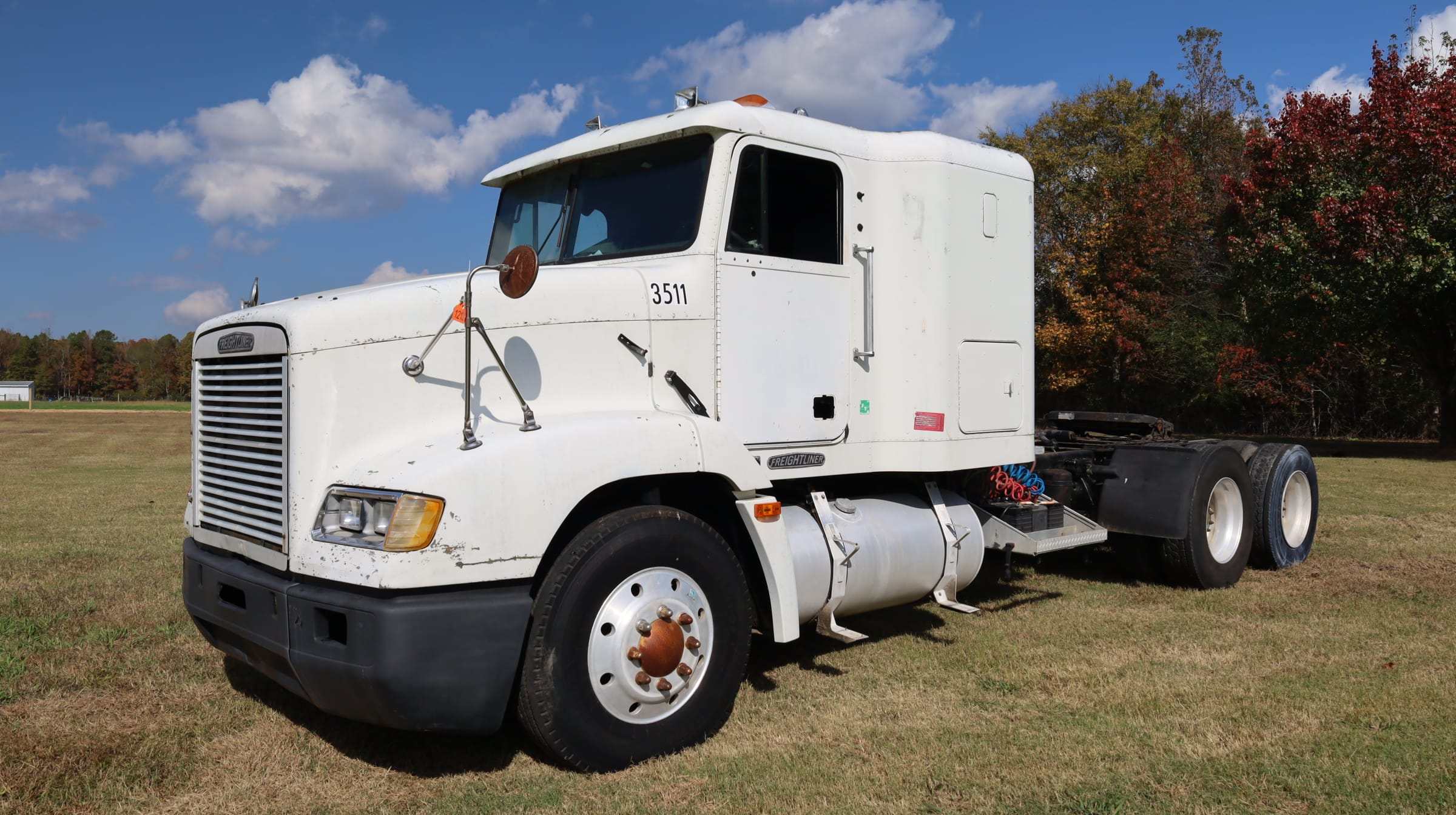 1995 Freightliner FLD112 Equipment Image0