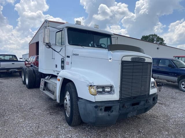 Image of Freightliner FLD120 equipment image 1