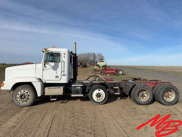 Image of Freightliner FLD120 equipment image 2