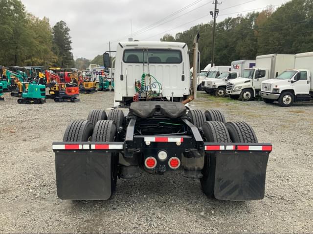 Image of Freightliner M2 106 equipment image 3