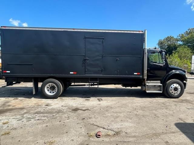 Image of Freightliner M2 equipment image 3