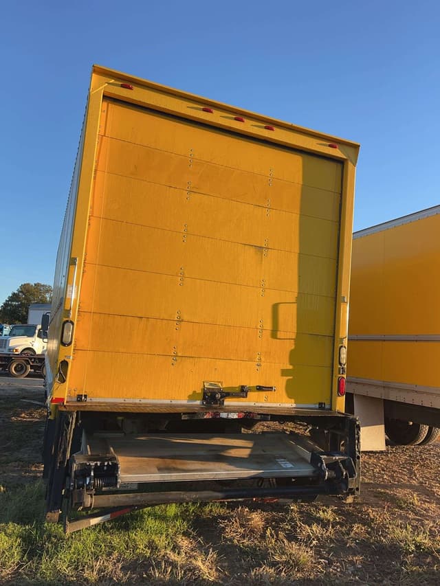 Image of Freightliner Undetermined equipment image 2