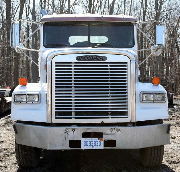 Image of Freightliner FLD12064ST equipment image 1