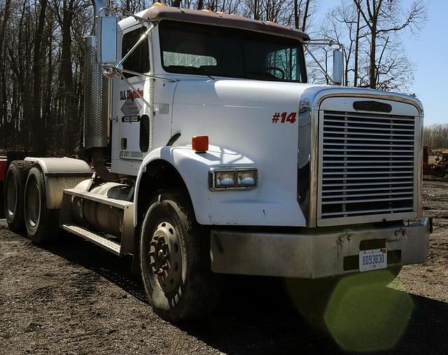 Image of Freightliner FLD12064ST equipment image 2