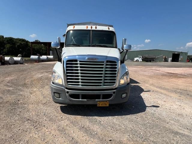 Image of Freightliner Cascadia equipment image 1