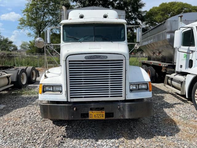 Image of Freightliner M11 equipment image 1