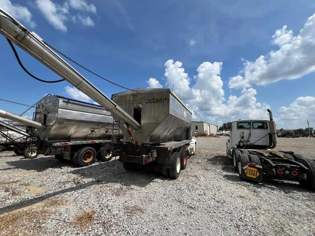 Image of Freightliner M11 equipment image 4