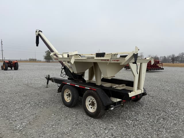 Image of Friesen Seed Titan SE equipment image 3