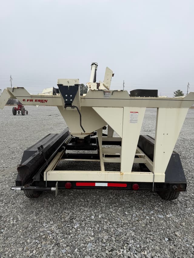 Image of Friesen Seed Titan SE equipment image 4