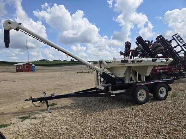 Image of Friesen Seed Titan SE equipment image 3