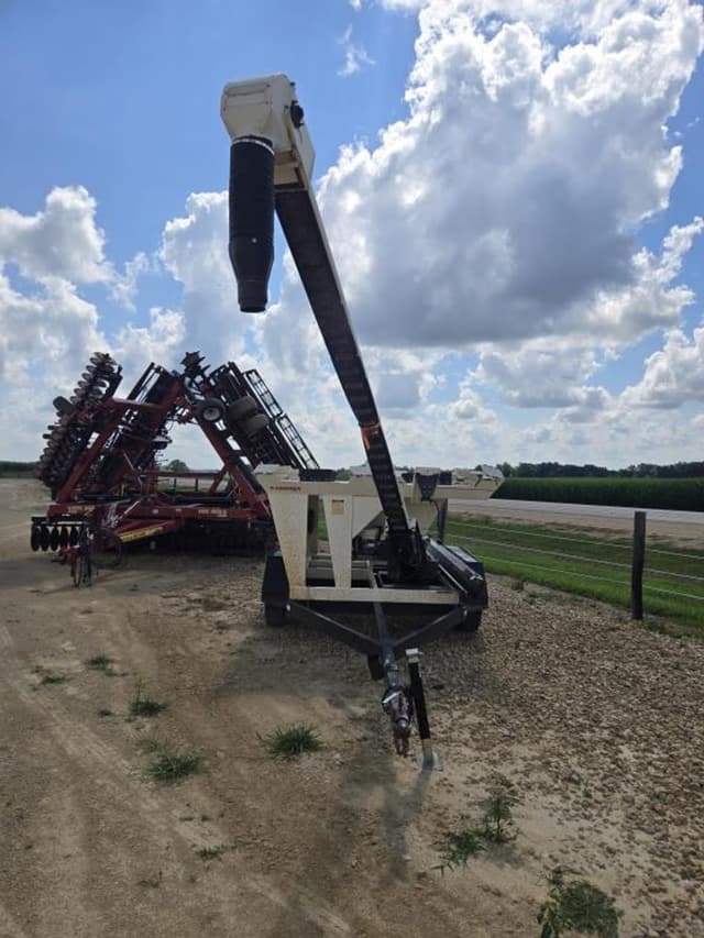 Image of Friesen Seed Titan SE equipment image 1