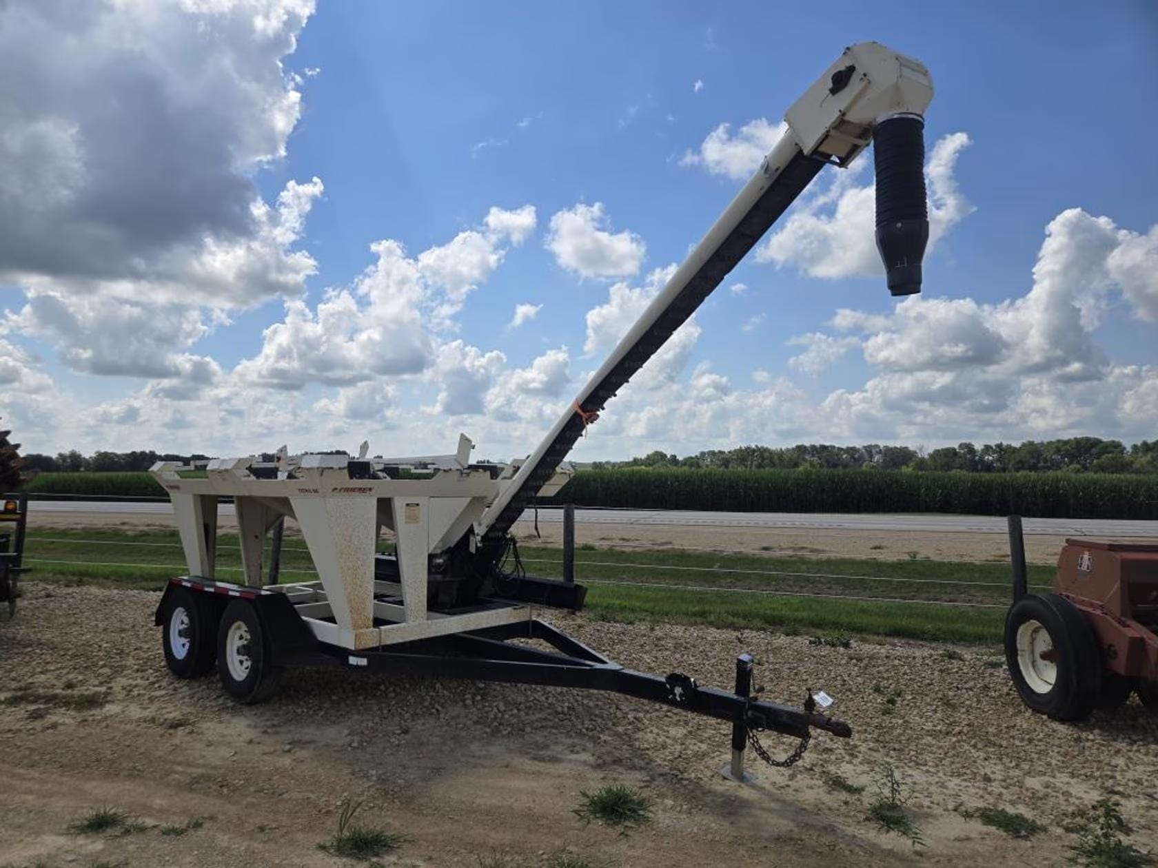 Friesen Seed Titan SE Equipment Image0