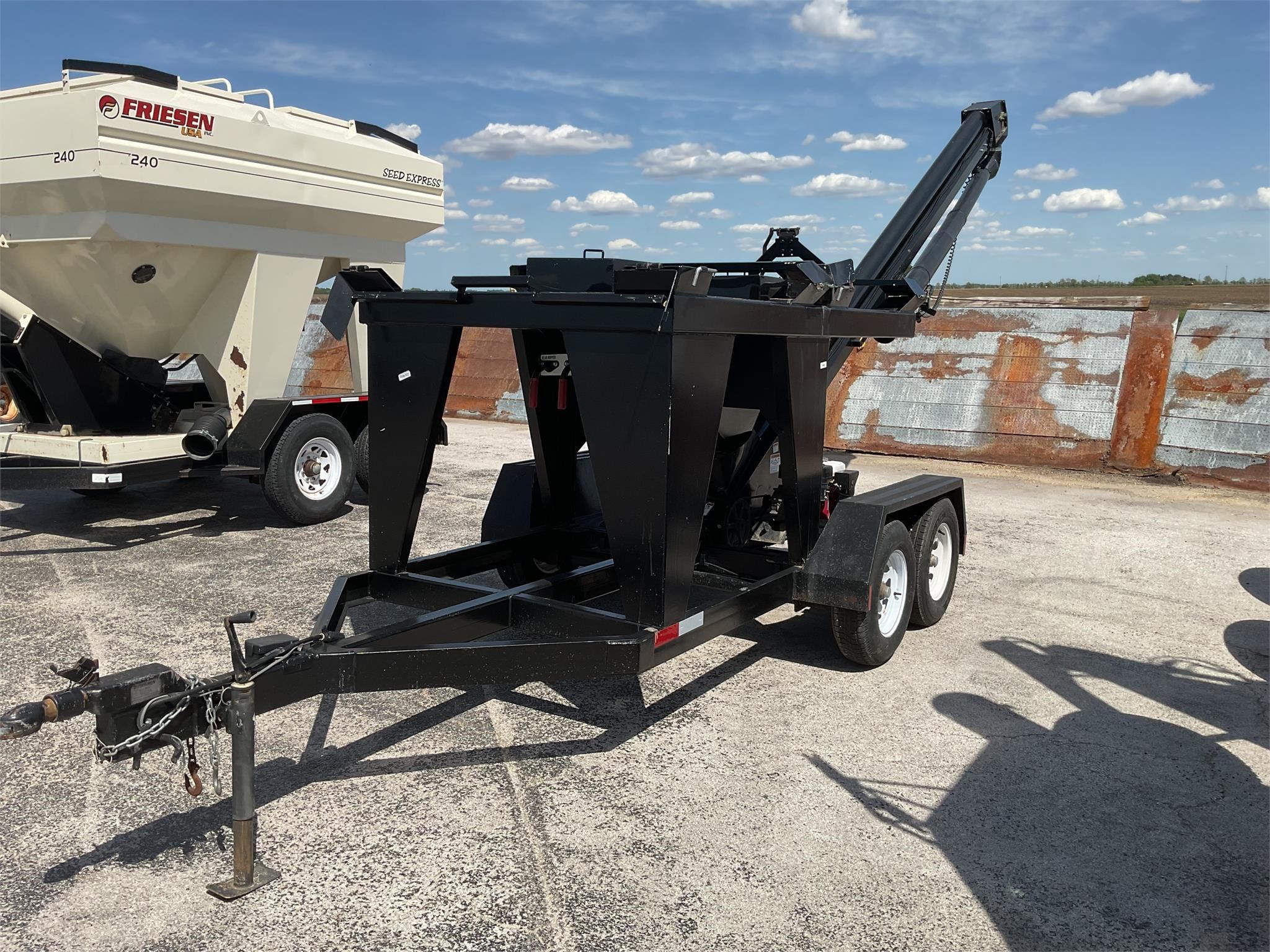 Main image Friesen 2 Box