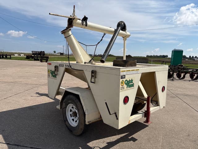Image of Friesen Seed Titan equipment image 2
