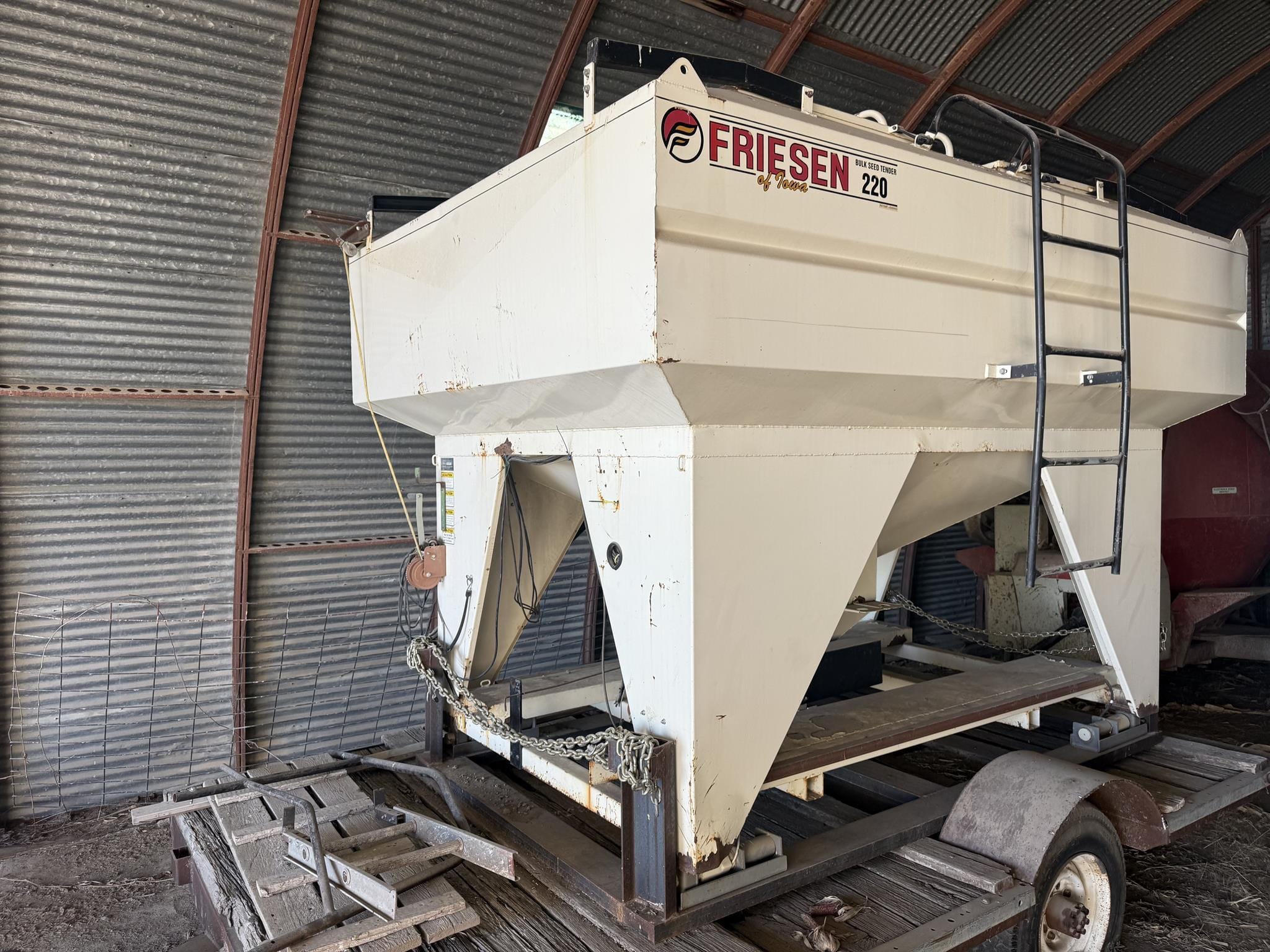 Friesen 220 Equipment Image0