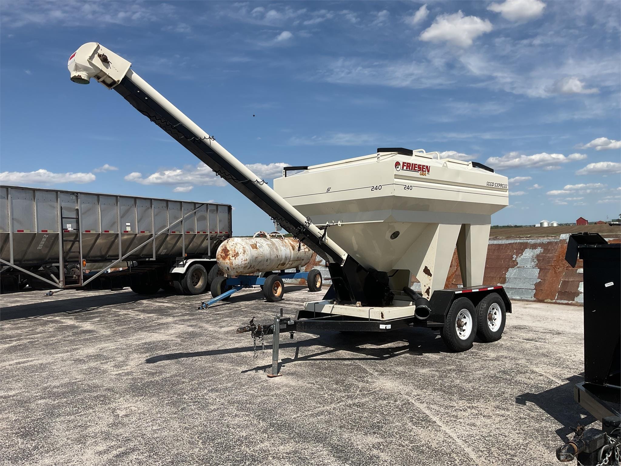 Main image Friesen 240