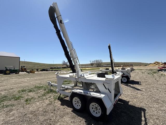 Image of Friesen Seed Titan 2 equipment image 3