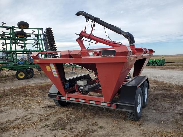 Image of Friesen Seed Titan 4 equipment image 3