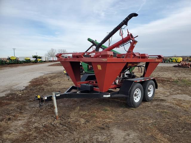 Image of Friesen Seed Titan 4 equipment image 1