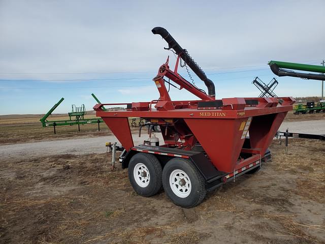 Image of Friesen Seed Titan 4 equipment image 2