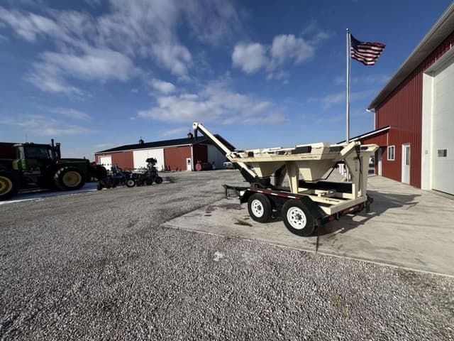 Image of Friesen Seed Titan 4SE equipment image 3