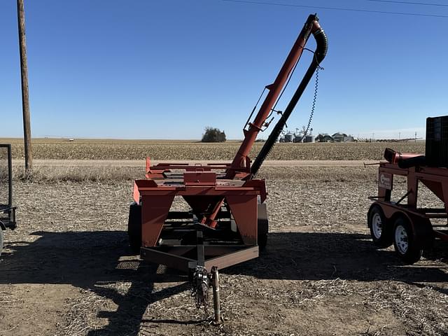 Image of Friesen Seed Titan equipment image 2