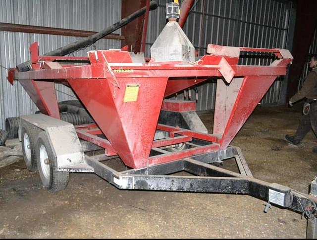 Image of Friesen Seed Titan 4 equipment image 3