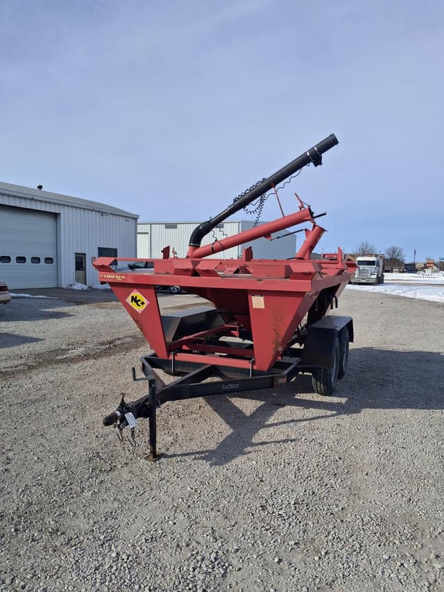 Image of Friesen Seed Titan 4 equipment image 2