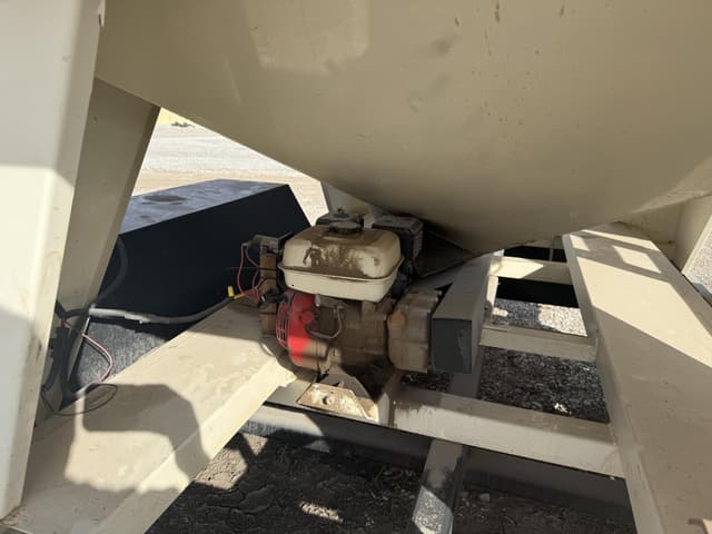 Image of Friesen Seed Titan 4SE equipment image 3