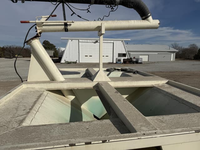 Image of Friesen Seed Titan 4SE equipment image 2