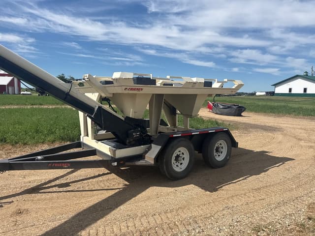 Image of Friesen Seed Titan 4SE equipment image 2