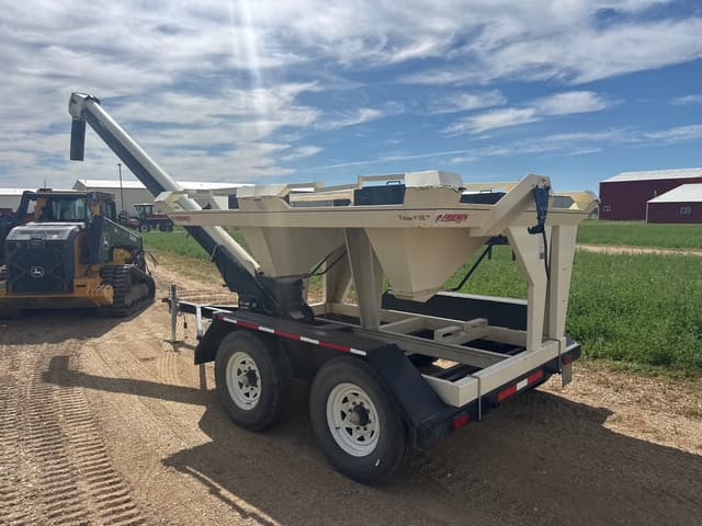 Image of Friesen Seed Titan 4SE equipment image 3