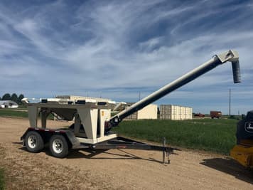 Main image Friesen Seed Titan 4SE