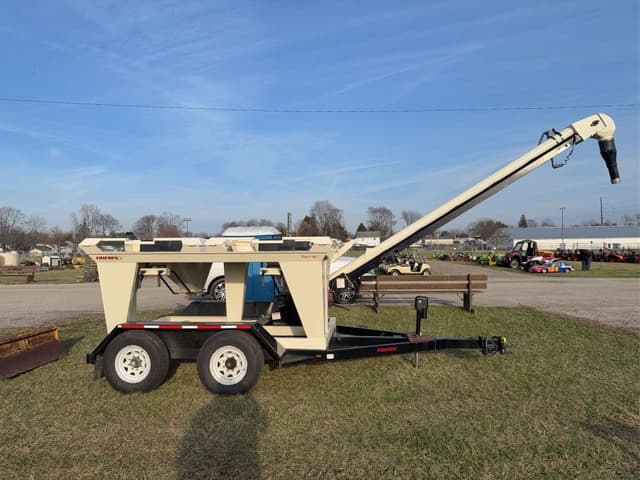 Image of Friesen Seed Titan 4SE equipment image 1