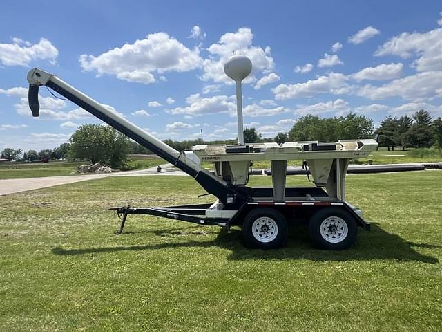Image of Friesen Seed Titan 4SE equipment image 3