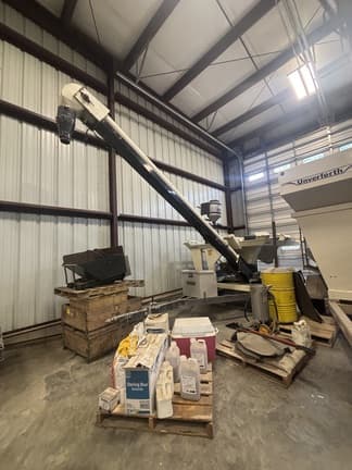 Image of Friesen Seed Titan SE equipment image 1