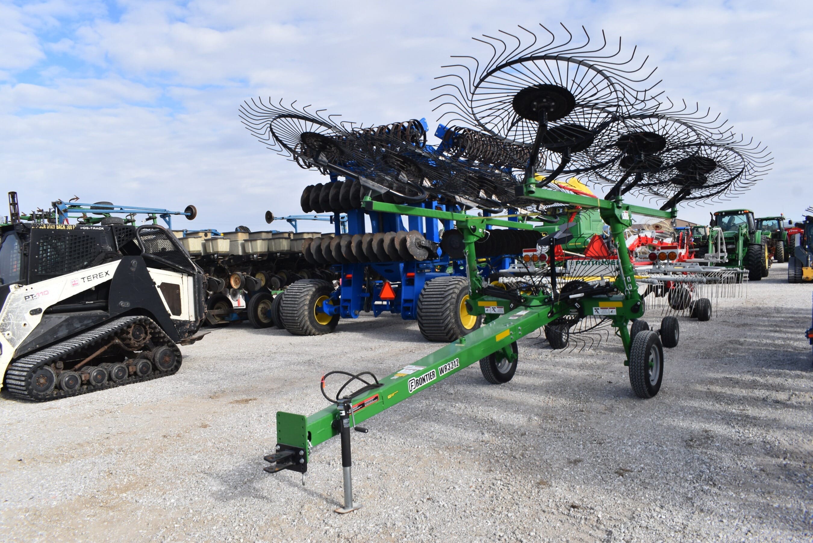 2023 Frontier WR3212 Equipment Image0