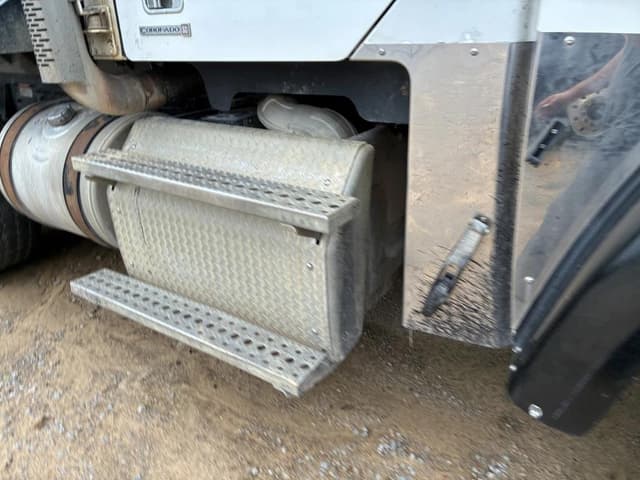 Image of Freightliner Coronado equipment image 2