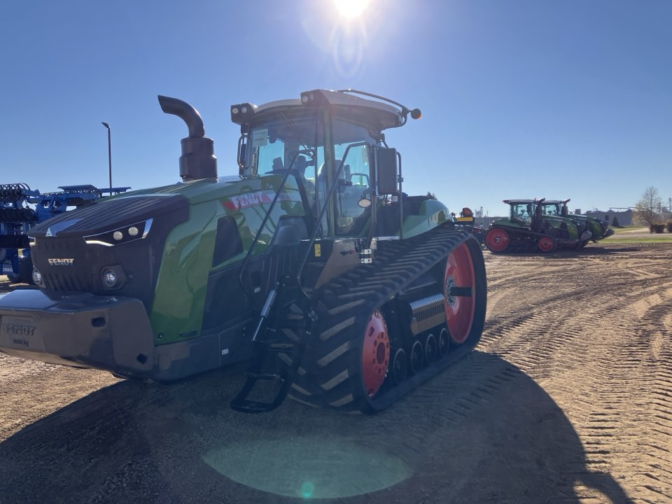 Image of Fendt 1167 Vario MT equipment image 1