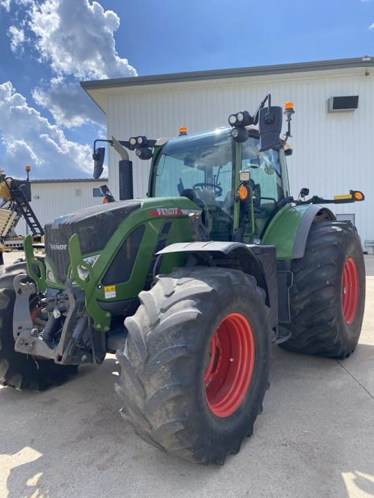 Image of Fendt 724 Vario equipment image 2