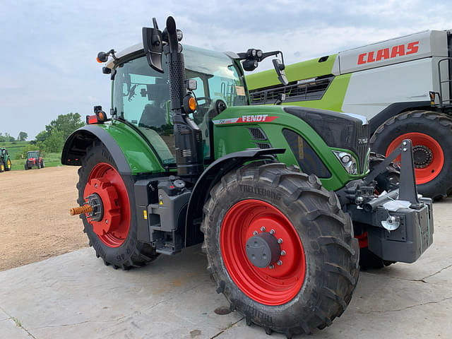 Image of Fendt 724 Vario equipment image 4