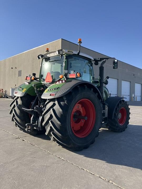 Image of Fendt 724 Vario equipment image 2