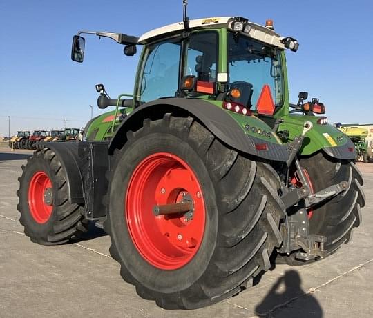 Image of Fendt 724 Vario equipment image 1