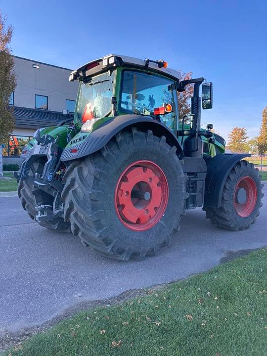 Image of Fendt 933 Vario equipment image 2