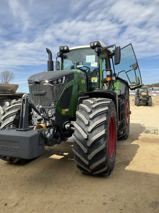 2024 Fendt 933 Vario Equipment Image0