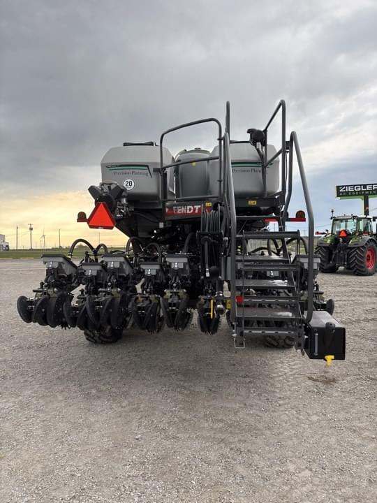 Image of Fendt Momentum 31 equipment image 3