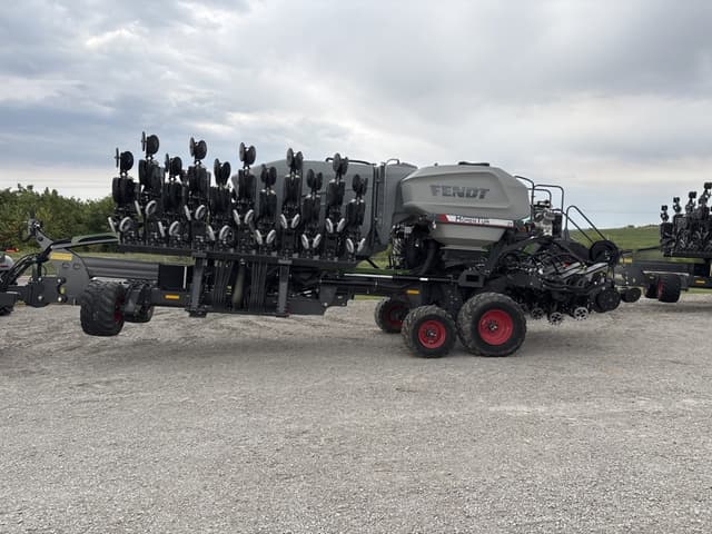 Image of Fendt Momentum 31 equipment image 2