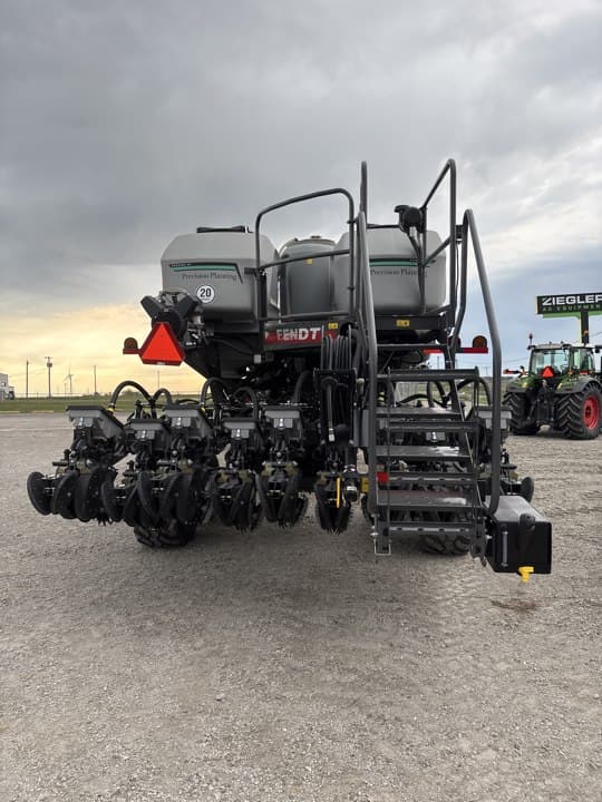 Image of Fendt Momentum 31 equipment image 4